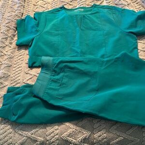 Kelly Green Mandala Scrub Set